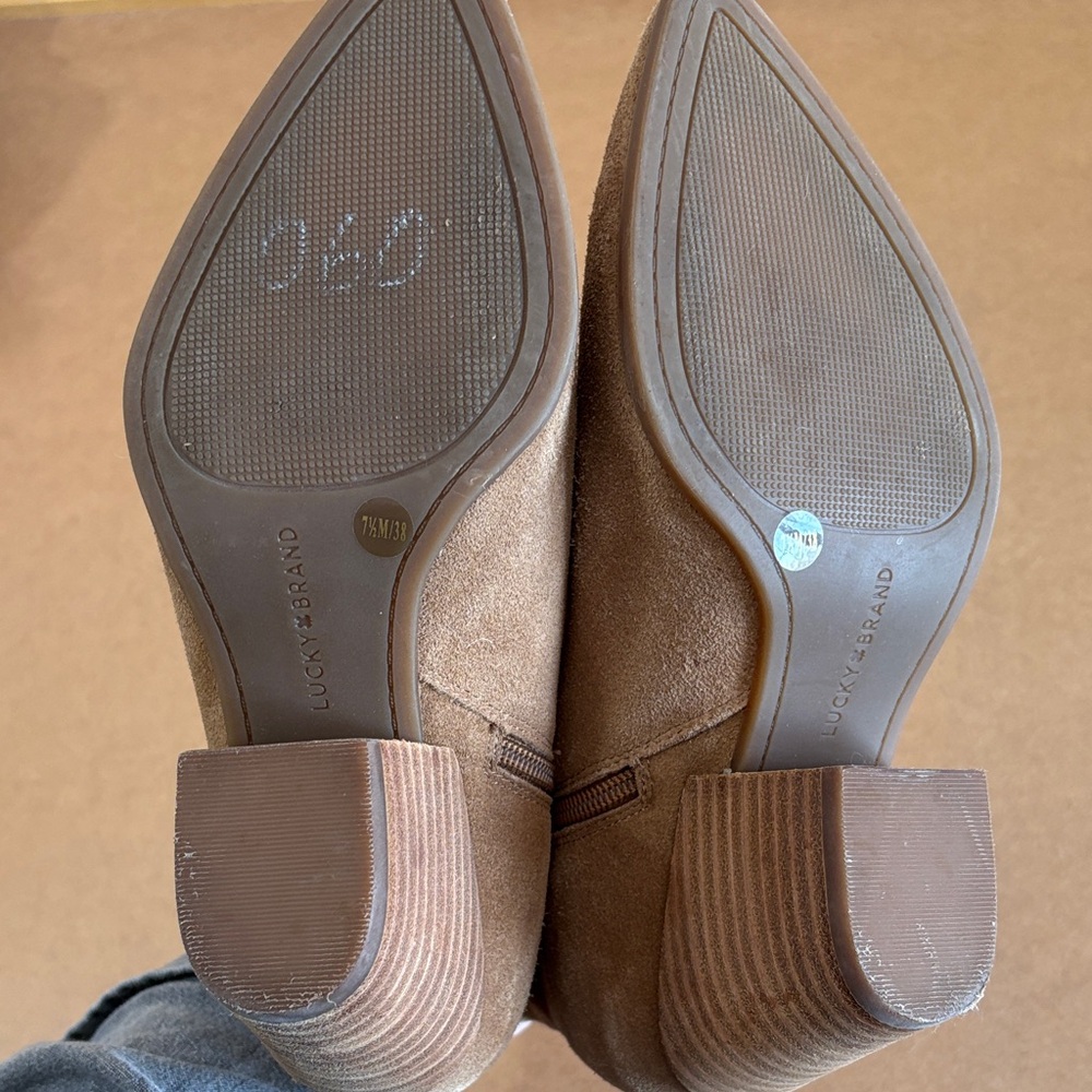 Lucky Brand Ellamy Suede Western Ankle Boots Tan 7.5 Pointed Toe Rodeo Cowgirl - Picture 10 of 14